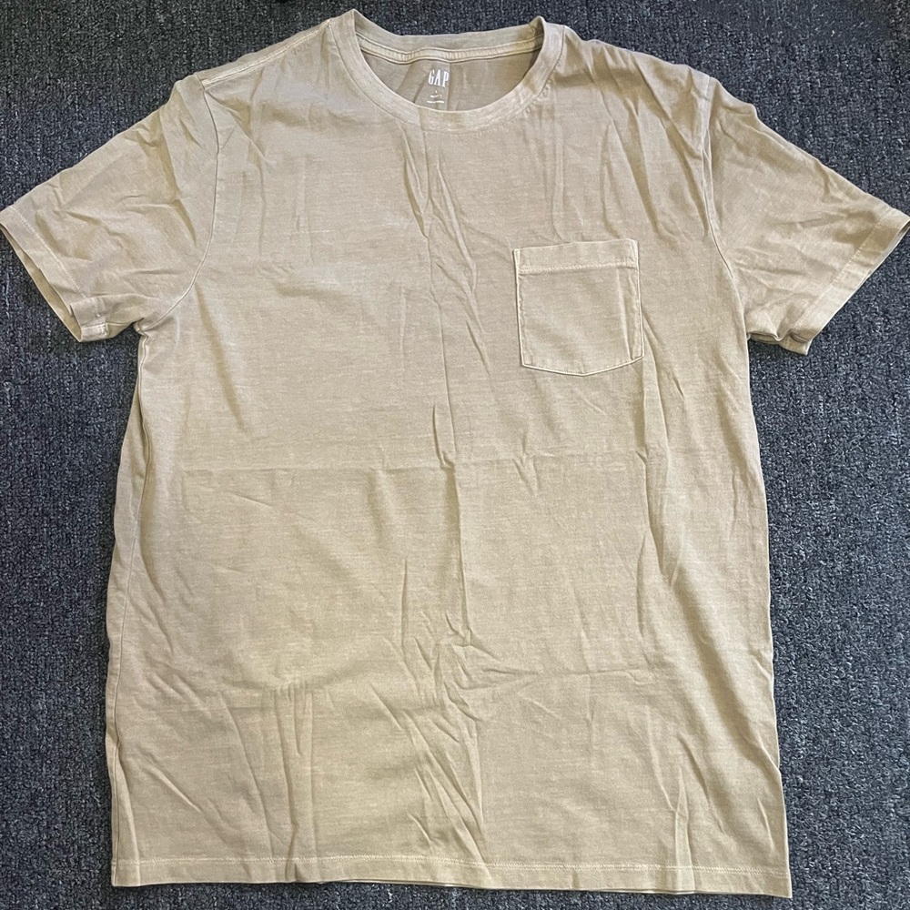 Like New GAP pocket T-Shirt L